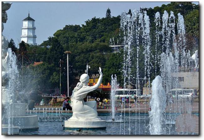 鼓樓五一廣場(chǎng) (1)_鼓樓五一廣場(chǎng)