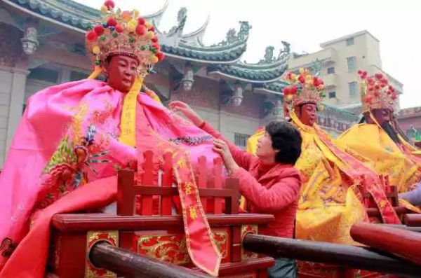 今天真熱鬧集美社刈香巡游祭開閩王！