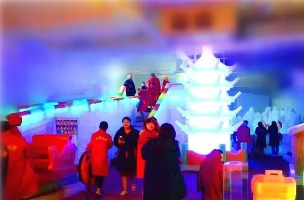 尖叫吧！狂歡吧！濕身Party！來(lái)方特，隨你耍！夜場(chǎng)/日?qǐng)鎏刭u(mài)會(huì)！更有冰雪世界免費(fèi)讓你看