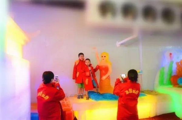 尖叫吧！狂歡吧！濕身Party！來(lái)方特，隨你耍！夜場(chǎng)/日?qǐng)鎏刭u(mài)會(huì)！更有冰雪世界免費(fèi)讓你看