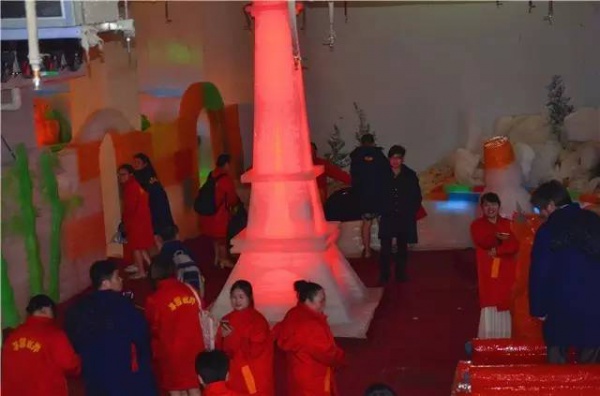 尖叫吧！狂歡吧！濕身Party！來(lái)方特，隨你耍！夜場(chǎng)/日?qǐng)鎏刭u(mài)會(huì)！更有冰雪世界免費(fèi)讓你看
