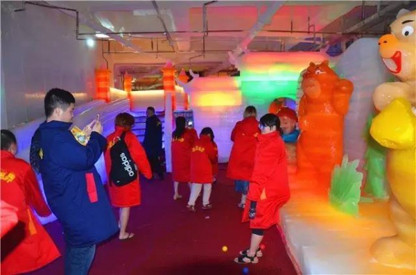 尖叫吧！狂歡吧！濕身Party！來(lái)方特，隨你耍！夜場(chǎng)/日?qǐng)鎏刭u(mài)會(huì)！更有冰雪世界免費(fèi)讓你看