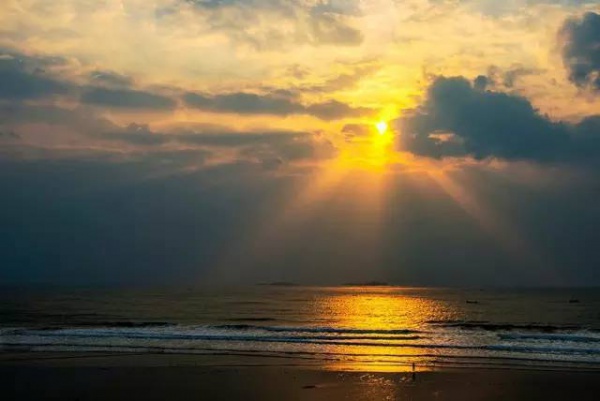 溫柔六鰲海、天堂翡翠灣、抽象畫廊、篝火露營(yíng)2日游/每周六發(fā)團(tuán)