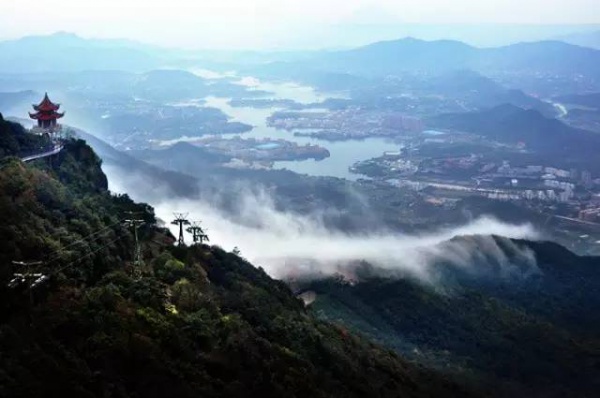 集美周邊游丨觀云海，看群峰，這里是閩南地區第一仙山！
