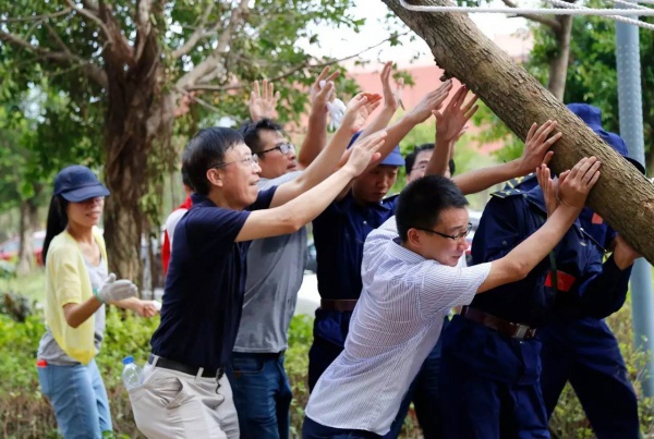 極美！臺風后集美大學驚現“彩虹”，引網友圍觀點贊！