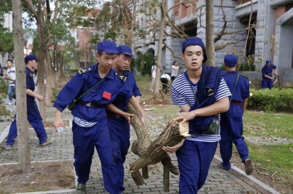 極美！臺風后集美大學驚現“彩虹”，引網友圍觀點贊！