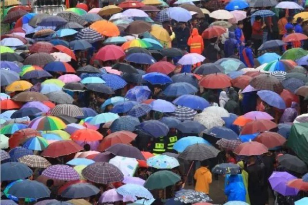 【多圖】震撼！國家非遺“送王船”在海滄鐘山舉行！大雨也澆不滅海滄人的熱情！！！