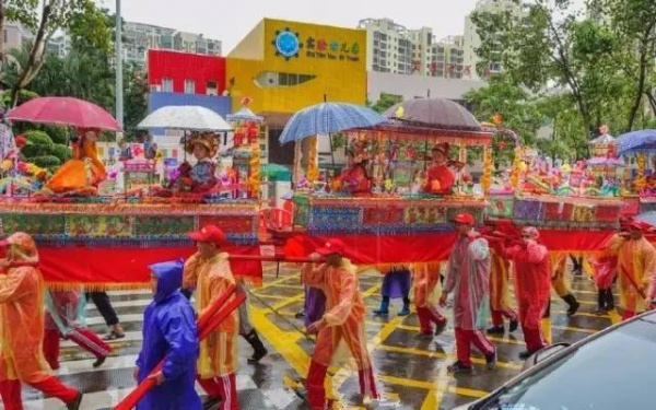 【多圖】震撼！國家非遺“送王船”在海滄鐘山舉行！大雨也澆不滅海滄人的熱情！！！