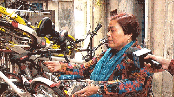 “我要怎么生活...”，廈門大媽家門前堆滿了共享單車！究竟誰來管？