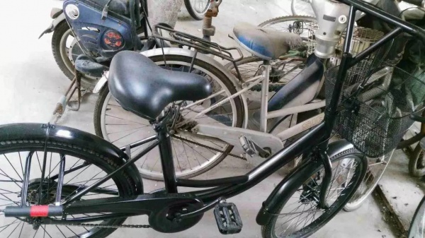 小黃變小黑還多了個(gè)車筐，“別以為整容了就不認(rèn)識(shí)你”！