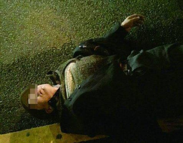 悲痛！翔安隧道收費(fèi)站口突發(fā)車禍，女司機(jī)跪在死者尸體前哭喊對不起......