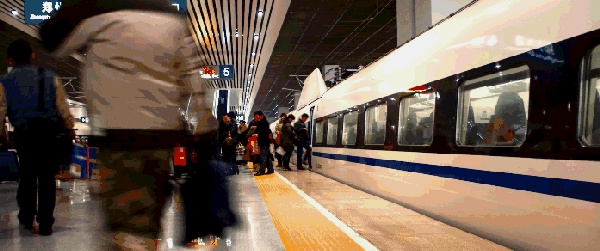 大事件！廈門地鐵跑起來了！時速80千米！7輛車運抵廈門！集美人快圍觀...