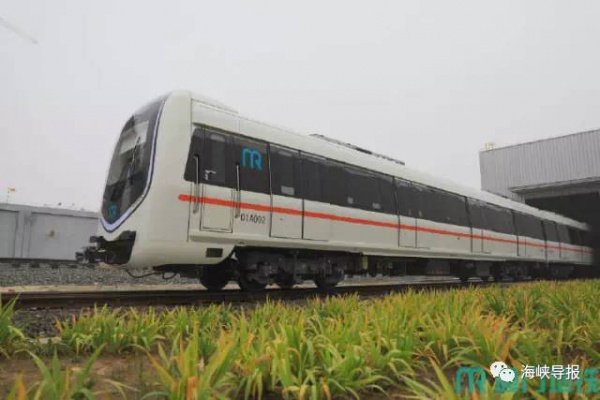 大事件！廈門地鐵跑起來了！時速80千米！7輛車運抵廈門！集美人快圍觀...