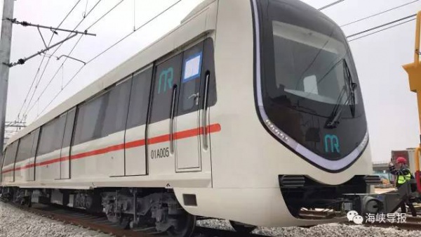 大事件！廈門地鐵跑起來了！時速80千米！7輛車運抵廈門！集美人快圍觀...
