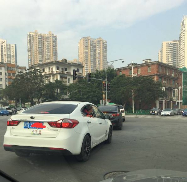 廈門一家長讓孩子做了這件事，引來網友一片罵聲……