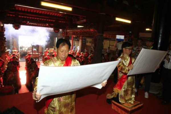 海滄又出名了！昨天幾千人在青礁慈濟祖宮同時做這事，轟動整個廈門！