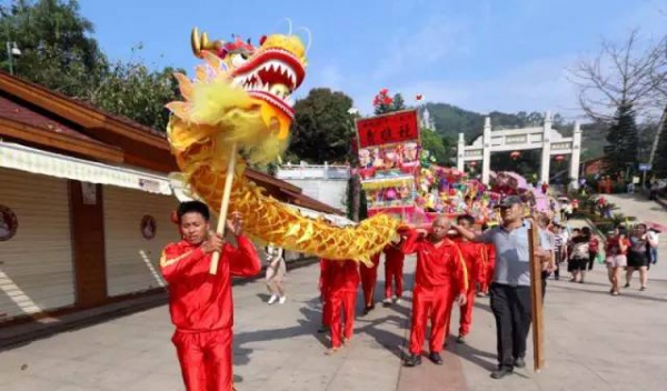 海滄又出名了！昨天幾千人在青礁慈濟祖宮同時做這事，轟動整個廈門！