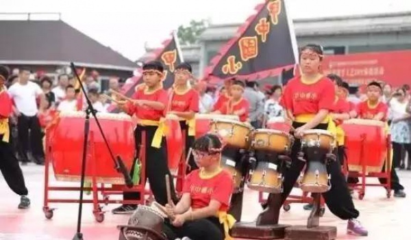 海滄又出名了！昨天幾千人在青礁慈濟祖宮同時做這事，轟動整個廈門！