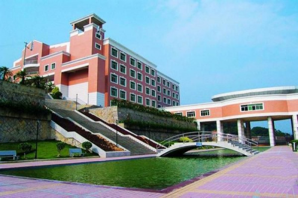 大學陽光學院_<a style=