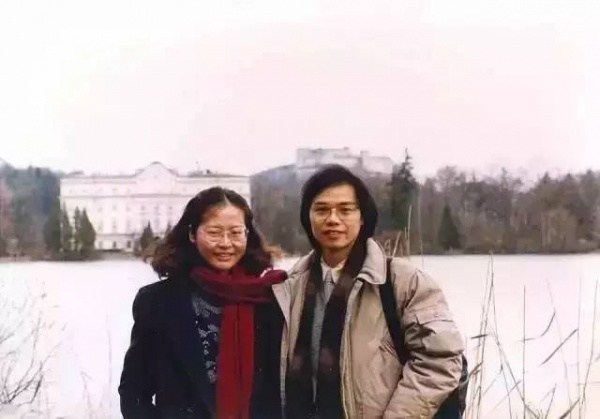 出身貧寒的香港女特首，將兩個(gè)兒子送入劍橋，她的教育觀值得品味