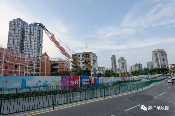 鎮(zhèn)海路、中山公園、將軍祠，3個(gè)地鐵站點(diǎn)出入口施工進(jìn)度
