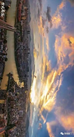 極美影像丨臺(tái)風(fēng)登陸前夕，風(fēng)起云涌的廈門，震撼了全國(guó)。
