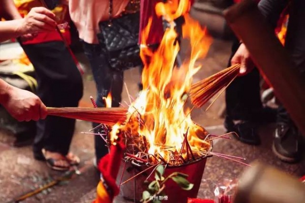 泉南佛國｜保生大帝轟轟烈烈的在過生日，你可知道他到底是誰？