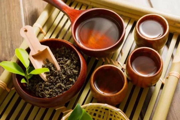 肝不好的人，眼睛會出現(xiàn)哪些信號？