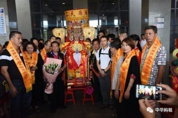 【媽祖】湄洲媽祖巡臺回鑾安座信眾熱情迎接