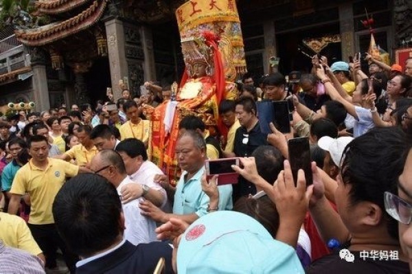 【媽祖】湄洲媽祖巡臺回鑾安座信眾熱情迎接