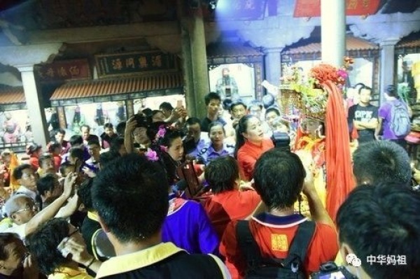 【媽祖】湄洲媽祖巡臺回鑾安座信眾熱情迎接