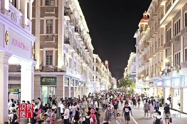 不同時(shí)期的廈門中山路夜景，90年代最美，現(xiàn)在效果如金磚
